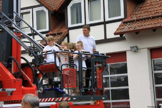 2011-06-16 -69- Vorfuehrung Hubrettungsfahrzeuge